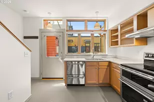 2525 N Killingsworth St, Portland, OR 97217 - Photo 4