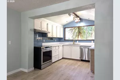 48294 Hills St, Oakridge, OR 97463 - Photo 12