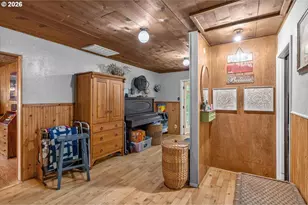 22606 Milk Ranch Rd, Scotts Mills, OR 97375 - Photo 20