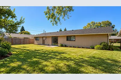 2561 Fir St, North Bend, OR 97459 - Photo 18