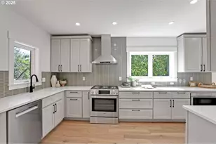 4750 N Kerby Ave, Portland, OR 97217 - Photo 12