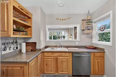 4517 NE 85th Ave, Portland, OR 97220 - Photo 10