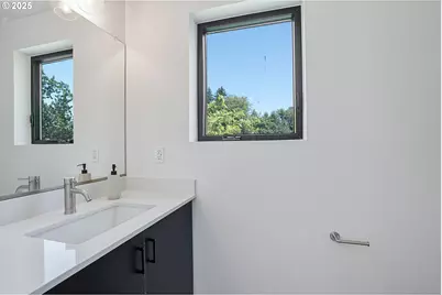 7290 SW 13th St, Portland, OR 97239 - Photo 24