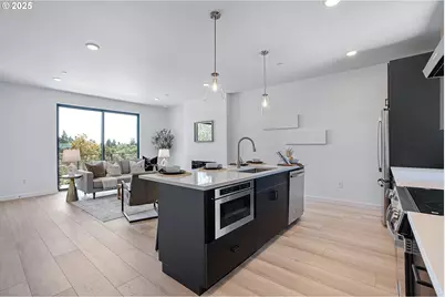 7290 SW 13th St, Portland, OR 97239 - Photo 6