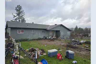 1858 Old Town Loop Rd, Oakland, OR 97462 - Photo 1