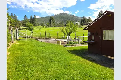 60408 Marysville Ln, Canyon City, OR 97820 - Photo 24