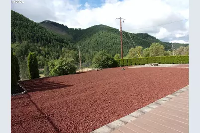 375 Jordan Creek Rd, Riddle, OR 97469 - Photo 32