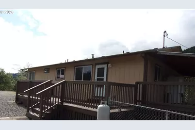 375 Jordan Creek Rd, Riddle, OR 97469 - Photo 6