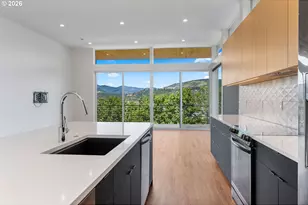 51 Sherman Ave, Hood River, OR 97031 - Photo 14