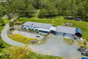 2447 Stringer Gap Rd, Grants Pass, OR 97527 - Photo 2