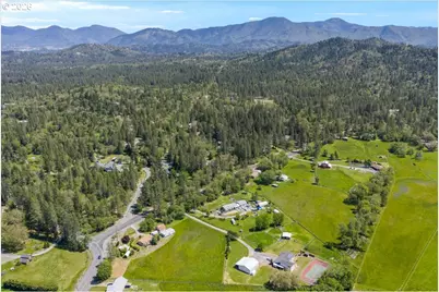 2447 Stringer Gap Rd, Grants Pass, OR 97527 - Photo 30