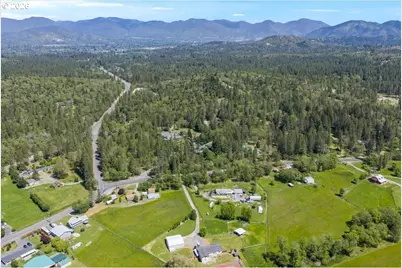 2447 Stringer Gap Rd, Grants Pass, OR 97527 - Photo 32