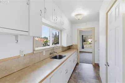 800 Oakhill Ave SE, Salem, OR 97302 - Photo 14