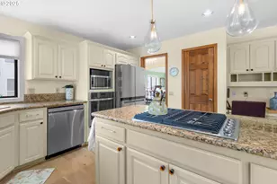 557 NW 54th St, Newport, OR 97365 - Photo 16