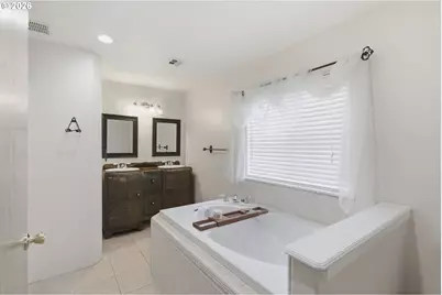 196 Nadine Ln, Central Point, OR 97502 - Photo 22