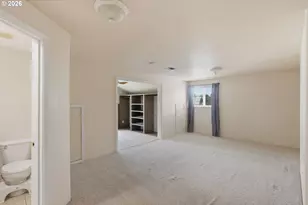 196 Nadine Ln, Central Point, OR 97502 - Photo 18