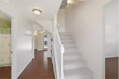 196 Nadine Ln, Central Point, OR 97502 - Photo 16