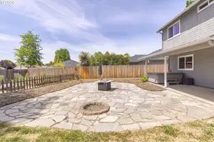 196 Nadine Ln, Central Point, OR 97502 - Photo 36