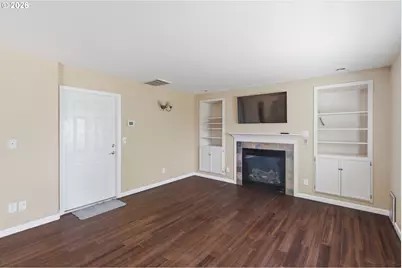 196 Nadine Ln, Central Point, OR 97502 - Photo 10
