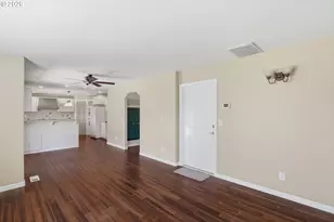 196 Nadine Ln, Central Point, OR 97502 - Photo 12
