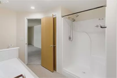 196 Nadine Ln, Central Point, OR 97502 - Photo 24