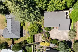 6010 SW Texas Ct, Portland, OR 97219 - Photo 46