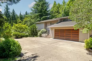 6010 SW Texas Ct, Portland, OR 97219 - Photo 2