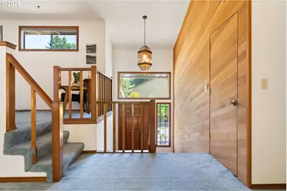 6010 SW Texas Ct, Portland, OR 97219 - Photo 4
