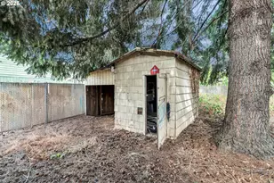 8451 SE Bush St, Portland, OR 97266 - Photo 38