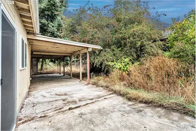 8451 SE Bush St, Portland, OR 97266 - Photo 34