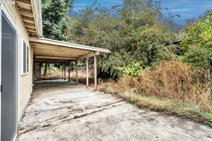 8451 SE Bush St, Portland, OR 97266 - Photo 34