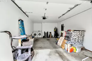 8451 SE Bush St, Portland, OR 97266 - Photo 32