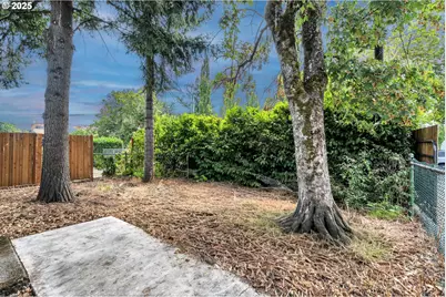 8451 SE Bush St, Portland, OR 97266 - Photo 4