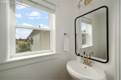 7515 SW Capitol Hwy, Portland, OR 97219 - Photo 14