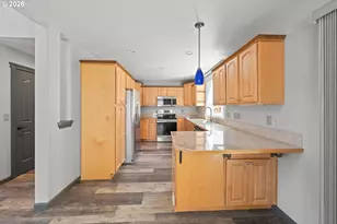 187 N View Dr, Roseburg, OR 97470 - Photo 10