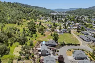 187 N View Dr, Roseburg, OR 97470 - Photo 42