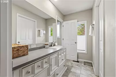 351 Champagne Ct, Roseburg, OR 97471 - Photo 12