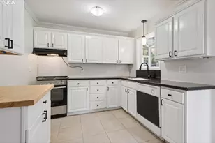 1824 NE Wasco St, Portland, OR 97232 - Photo 8