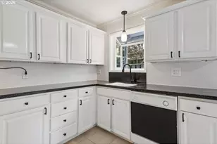 1824 NE Wasco St, Portland, OR 97232 - Photo 12