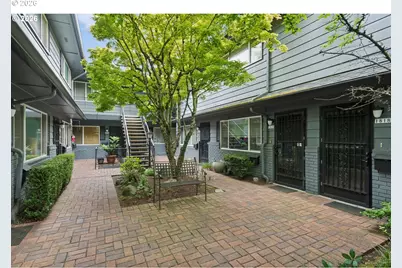 1824 NE Wasco St #4, Portland, OR 97232 - Photo 1