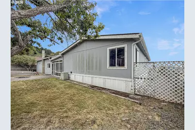 98603 Camellia Dr, Brookings, OR 97415 - Photo 44