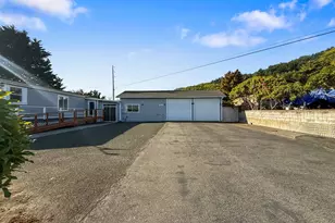 98603 Camellia Dr, Brookings, OR 97415 - Photo 38