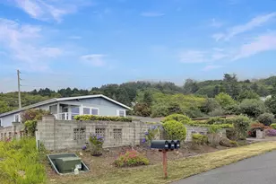 98603 Camellia Dr, Brookings, OR 97415 - Photo 36