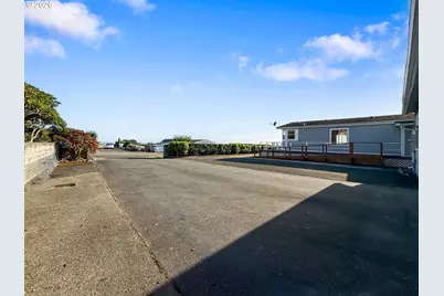 98603 Camellia Dr, Brookings, OR 97415 - Photo 42