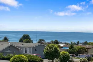 98603 Camellia Dr, Brookings, OR 97415 - Photo 4