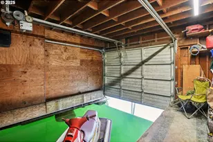 19609 NE Marine Dr, Portland, OR 97230 - Photo 20