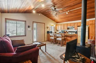 19609 NE Marine Dr, Portland, OR 97230 - Photo 10