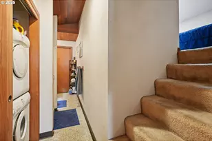 19609 NE Marine Dr, Portland, OR 97230 - Photo 24