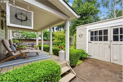 2747 NE Schuyler St, Portland, OR 97212 - Photo 32