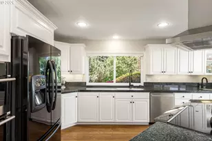 32475 SW Lake Point Ct, Wilsonville, OR 97070 - Photo 16